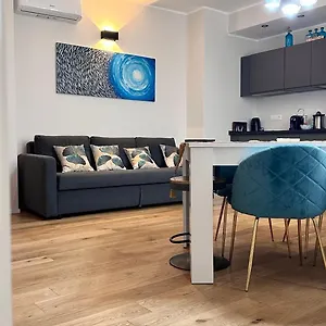 Apartment Centro Storico Caruggi 2min Acquario Pellicceria Superior Loft Palazzo Rolli, Genoa